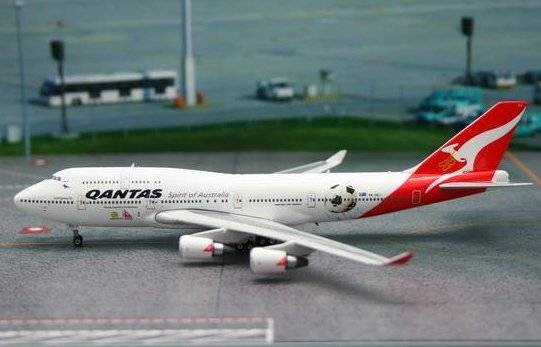 Boeing 747-400 - Qantas | Modelsnavigator.com